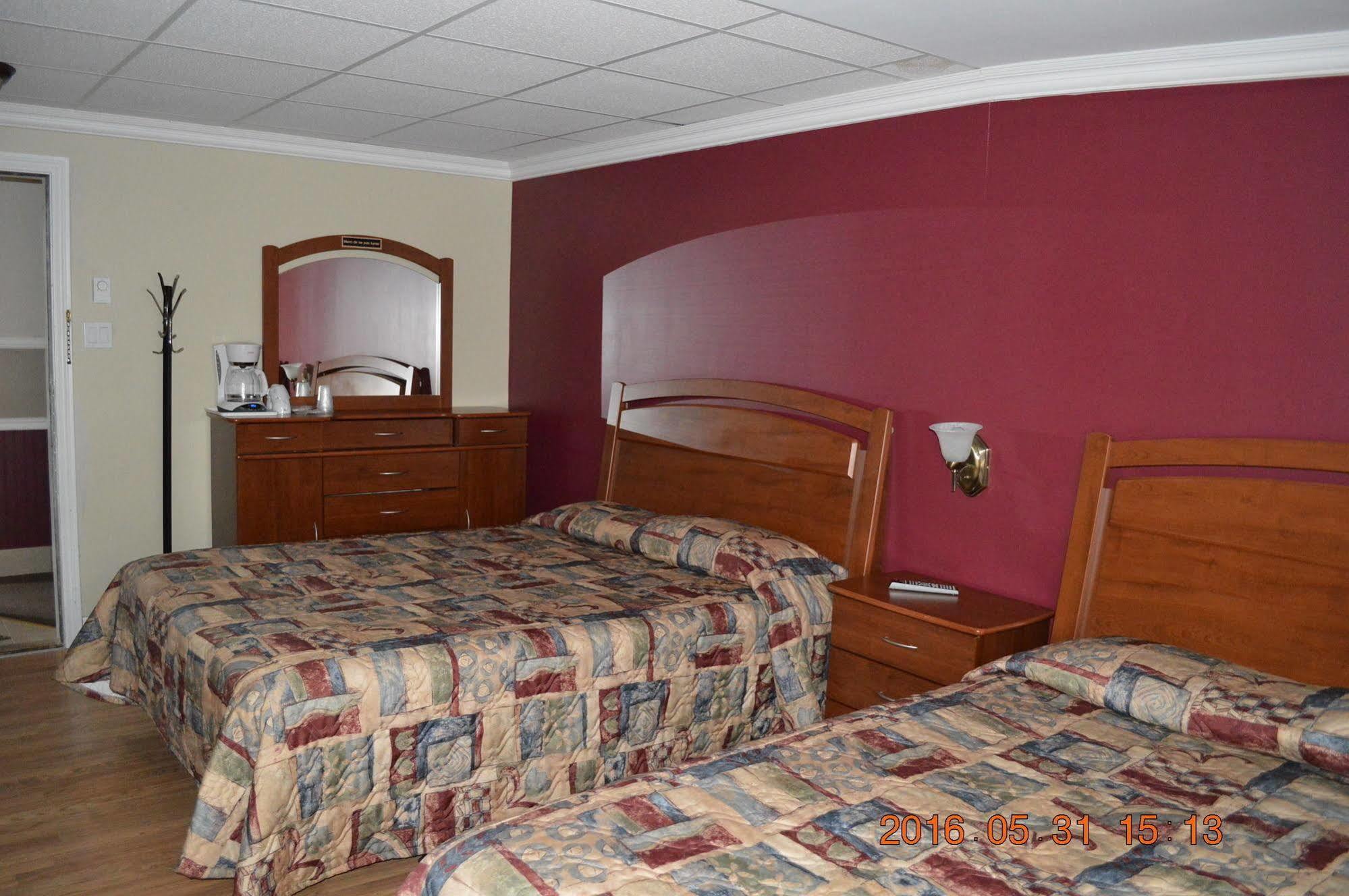 Motel-Auberge Helene Victoriaville Exterior foto