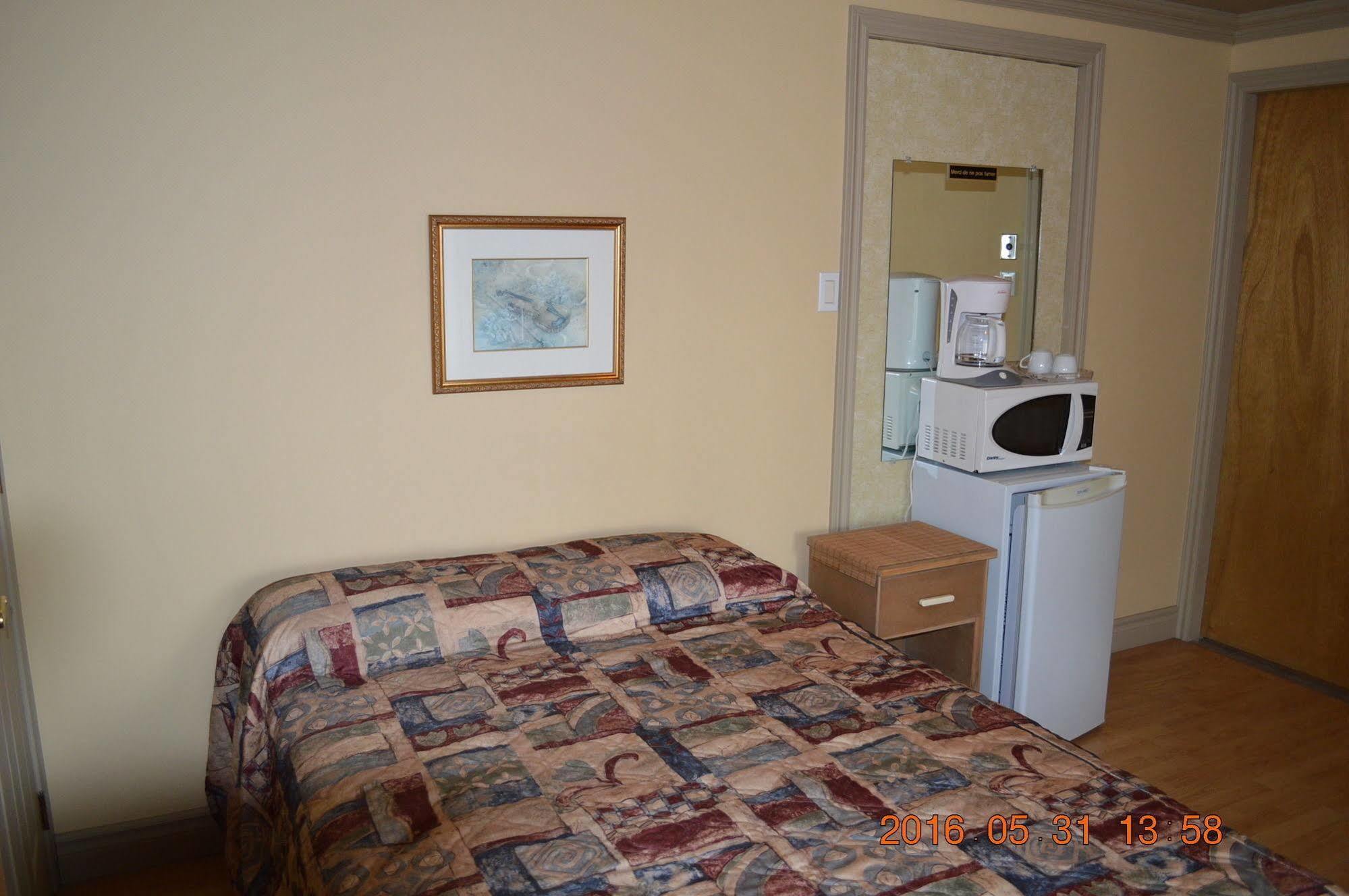 Motel-Auberge Helene Victoriaville Exterior foto