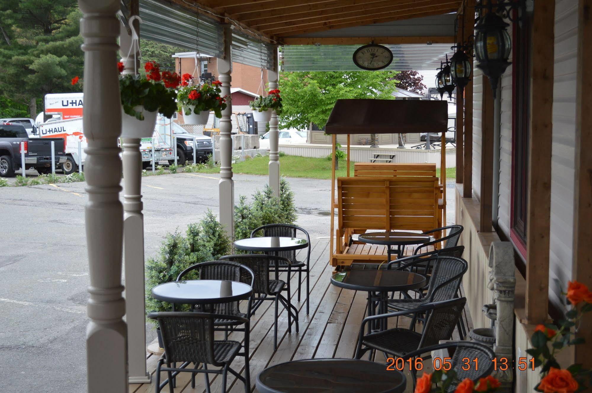Motel-Auberge Helene Victoriaville Exterior foto